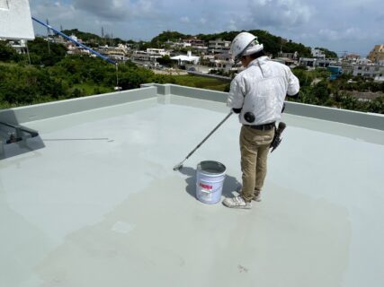 沖縄の冬は施工チャンス！温暖な時期に始める防水工事の計画