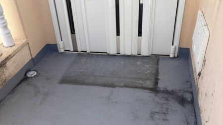 高圧洗浄で外壁をよみがえらせる！施工中の様子をご紹介