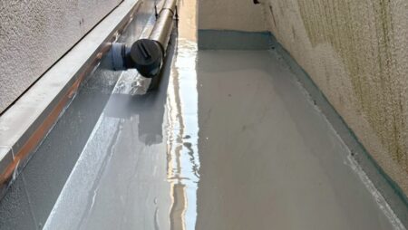 【那覇市 アパート屋上】雨漏り調査からベランダ防水施工へ、そして外壁塗装のご提案